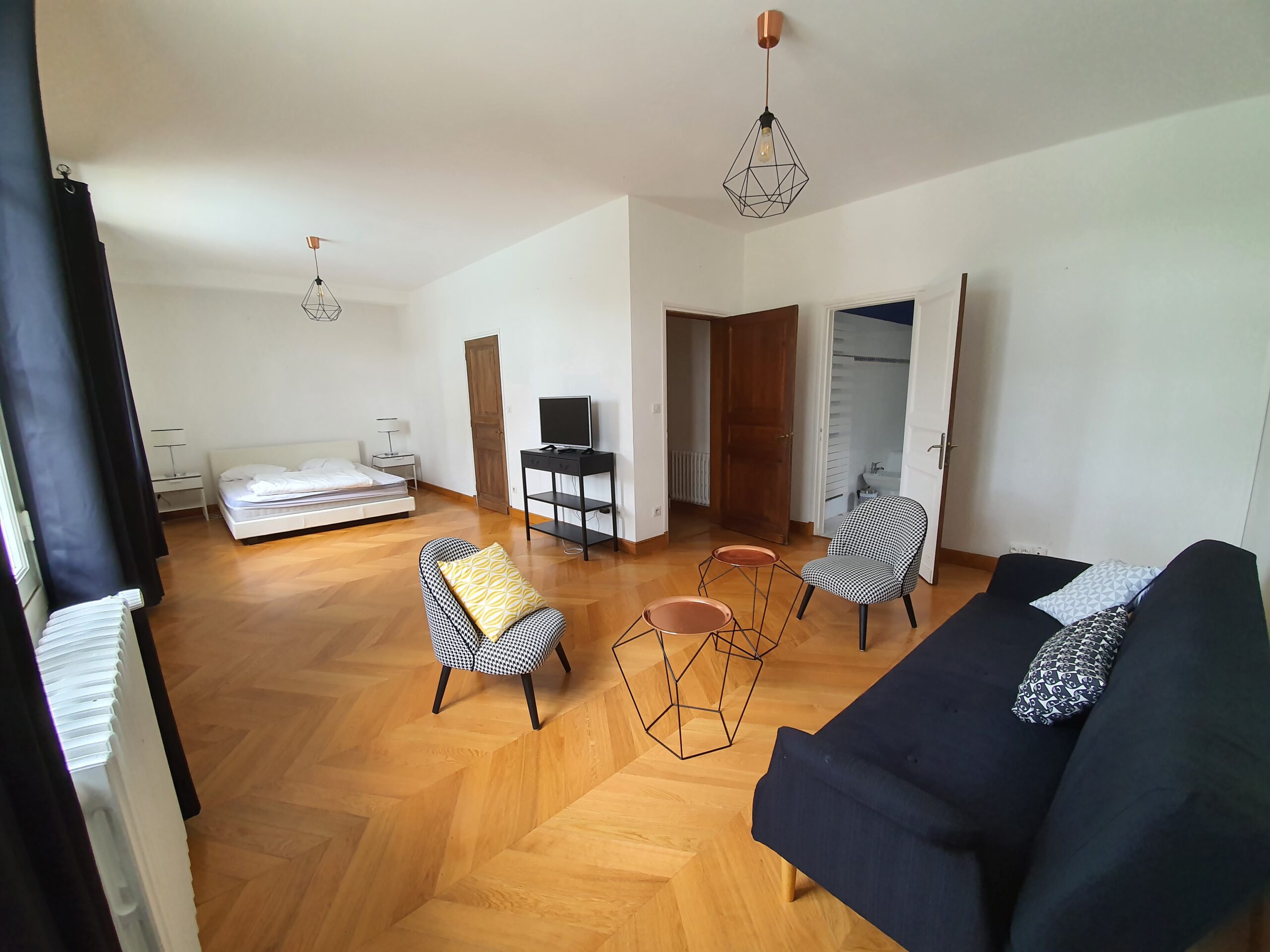 Hébergement de charme à Echourgnac dans la Double pour 12 personnes